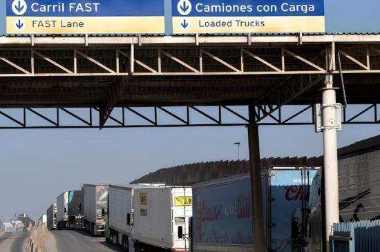 Cierre de escuelas en EE.UU. presiona al autotransporte mexicano